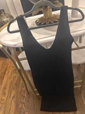 Black V-Neck Bodycon Dress